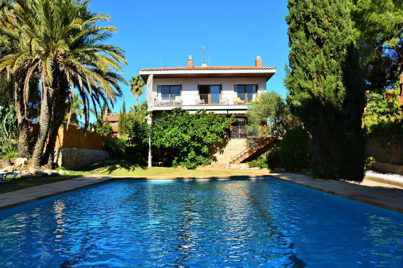 Villa Sitges El Ranch Amaizing Outdoor Areas Beaches At 5 Minutes Walk Sitges At 15 Min Drive Ac Pool Jacuzzi & Garden Xxl Калафелл Экстерьер фото