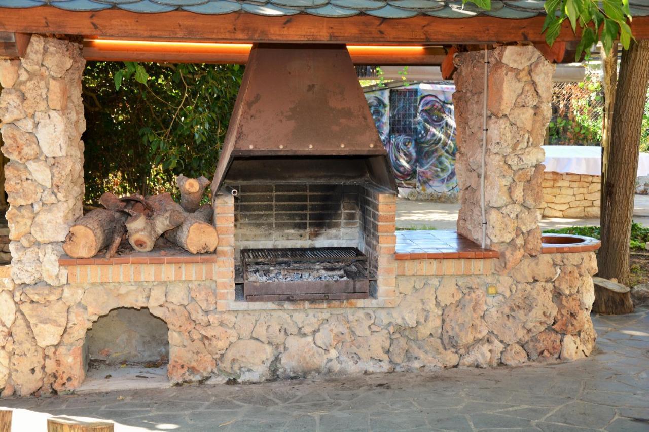 Villa Sitges El Ranch Amaizing Outdoor Areas Beaches At 5 Minutes Walk Sitges At 15 Min Drive Ac Pool Jacuzzi & Garden Xxl Калафелл Экстерьер фото